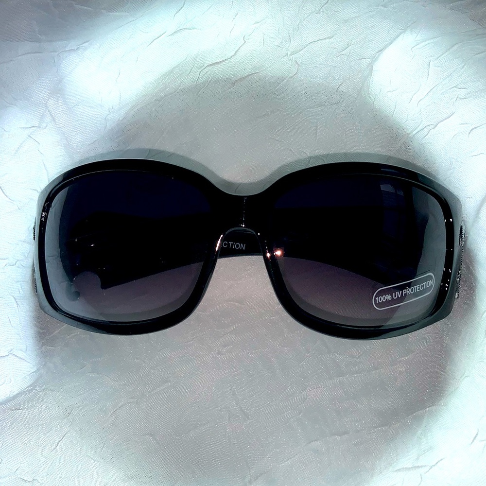 NEVER WORN Fashion Sunglasses